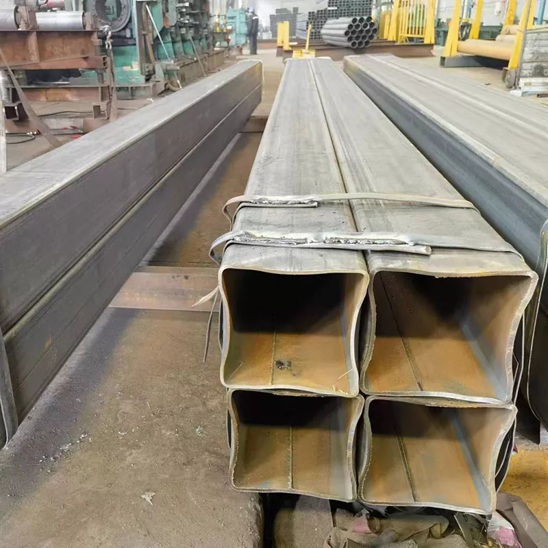 Tube rectangulaire noir de gros calibre