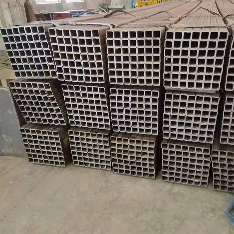 Tube rectangulaire à paroi épaisse